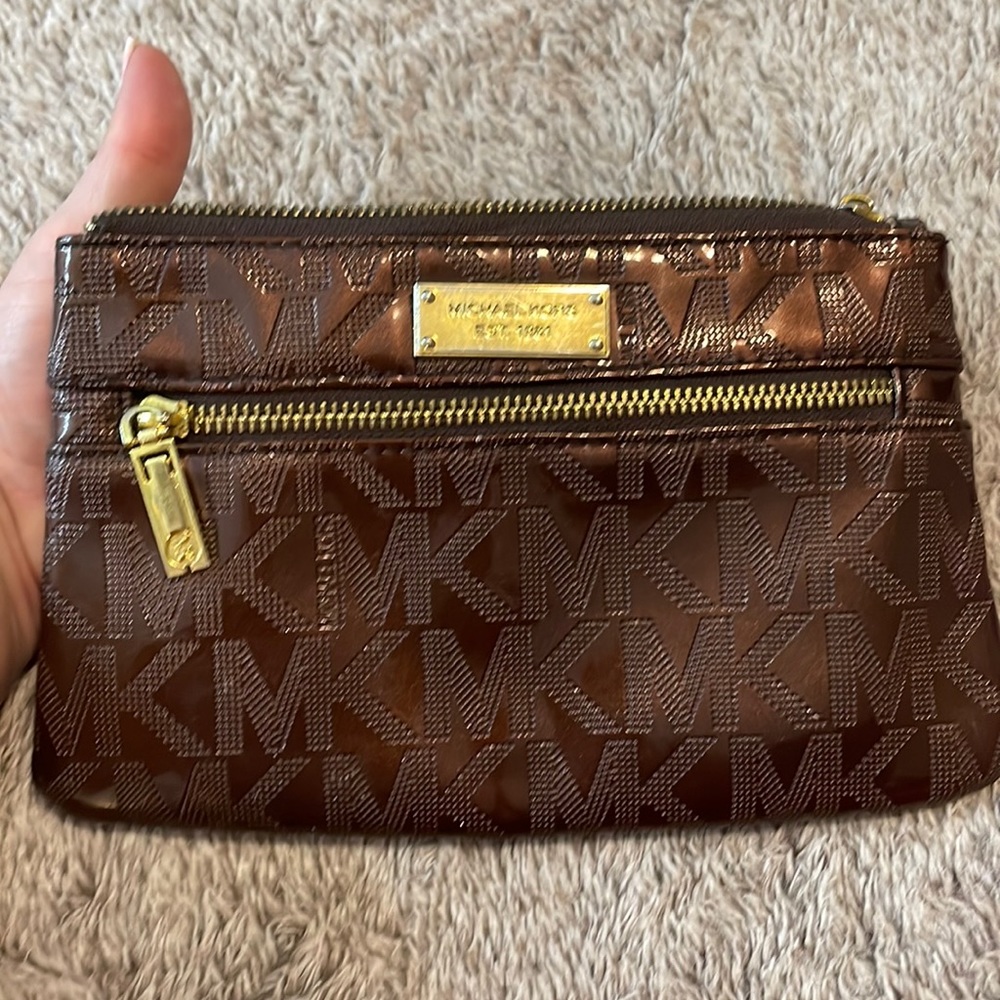 Authentic Michael Kors Clutch 👜